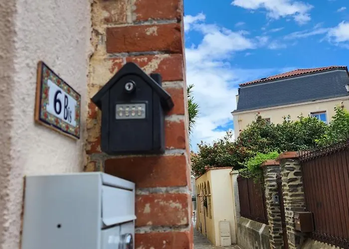 Romantic Ideal Young Couple Portable Aircon